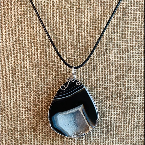 Beautiful Druzy Geode Agate Pendant - Picture 1 of 8